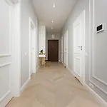 Apartment Beautiful & Spacious With Gym And Terrace By Renters Prestige *