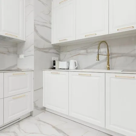 Beautiful & Spacious With Gym And Terrace By Renters Prestige *